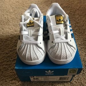 BRAND NEW Adidas Superstar Walker size 6